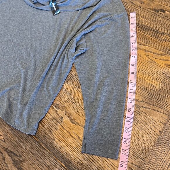 🏷️NWT  -  EXPRESS Gray Cowl Neck NWT Shirt sz M  -  NWT🏷️ - Picture 6 of 8